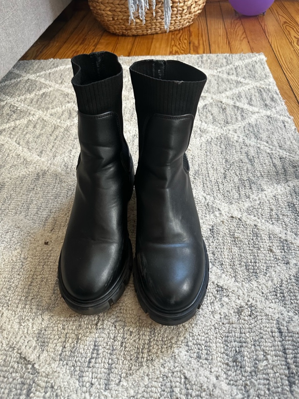 Steve Madden Black Leather Sock Chelsea Boots